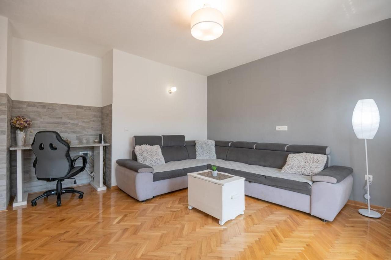 Holiday Home Tone, Makarska - Drum Esterno foto